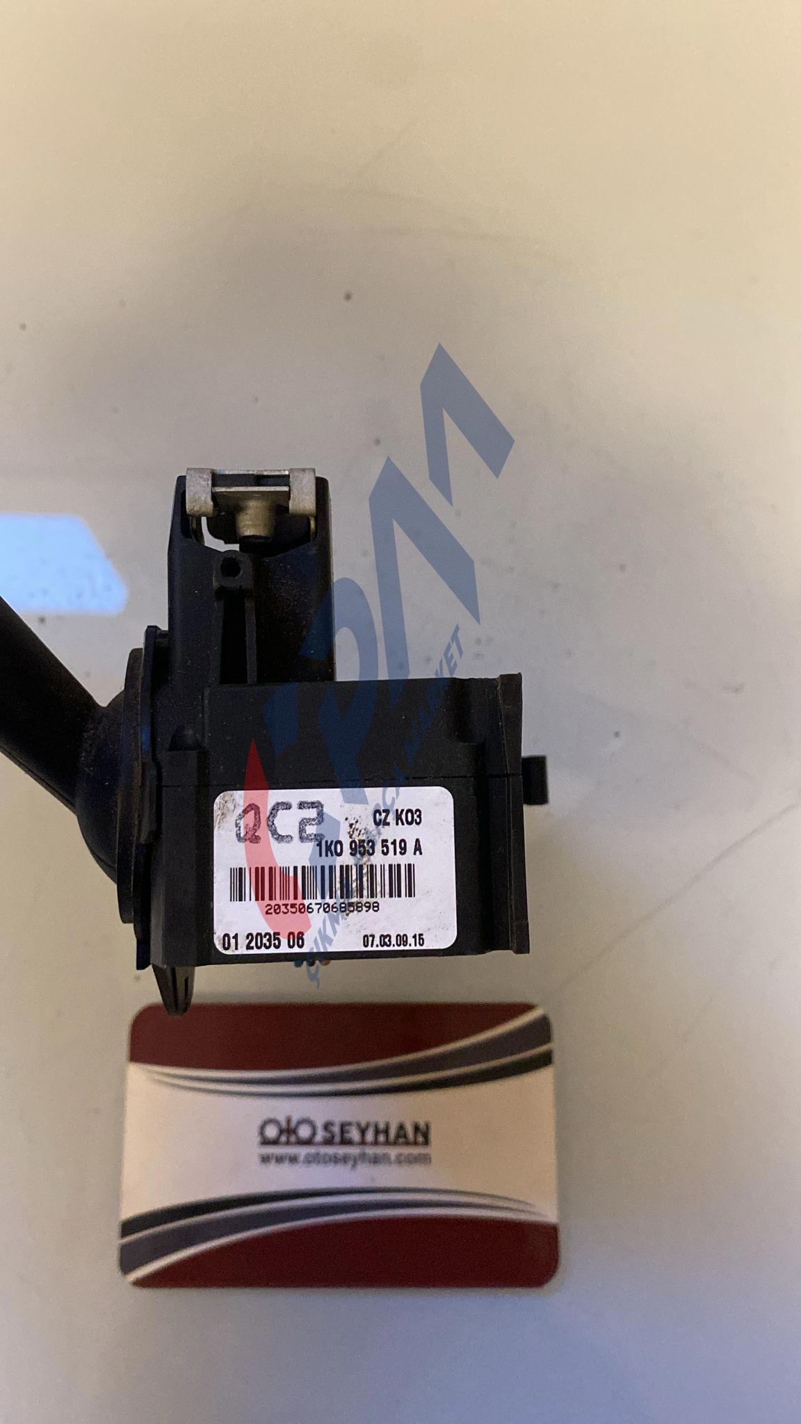 1K0953519A volkswagen caddy 2007 jetta silecek kolu