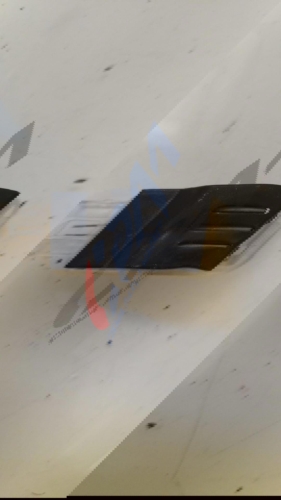 Audi A4 2014 sağ ön kapı logo lambası