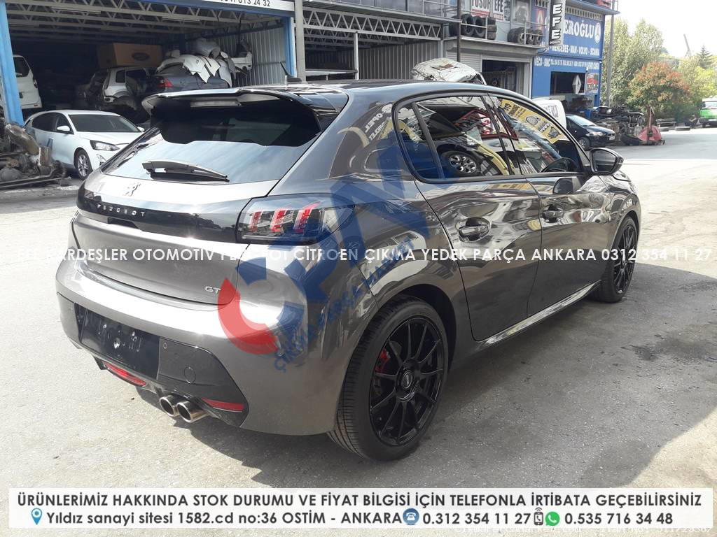 peugeot 208 çıkma sağ ön kapı (p21e kasa 2020   2024 model arası)