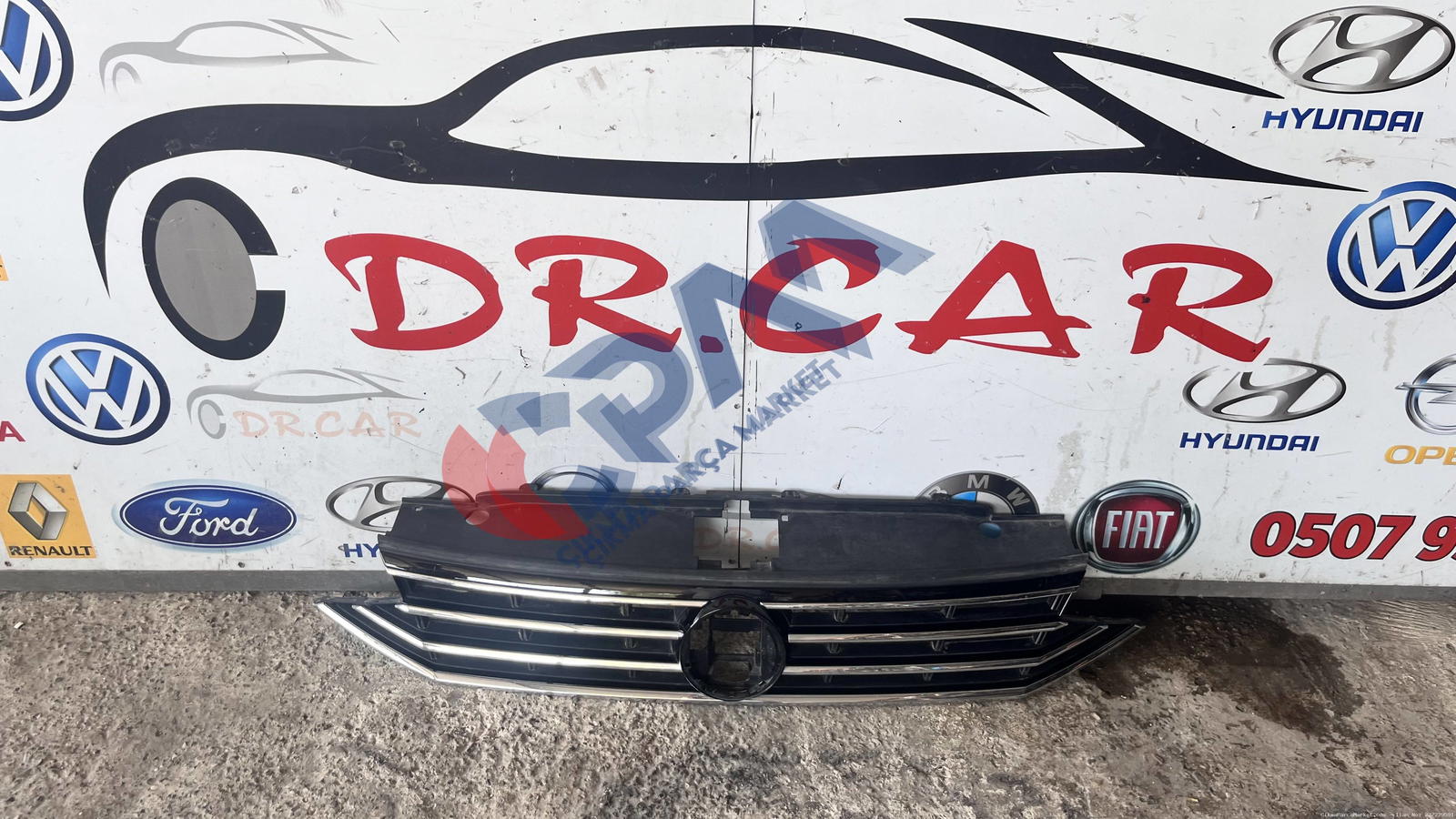 Volkswagen Passat B8 Ön Panjur 3G0853653N