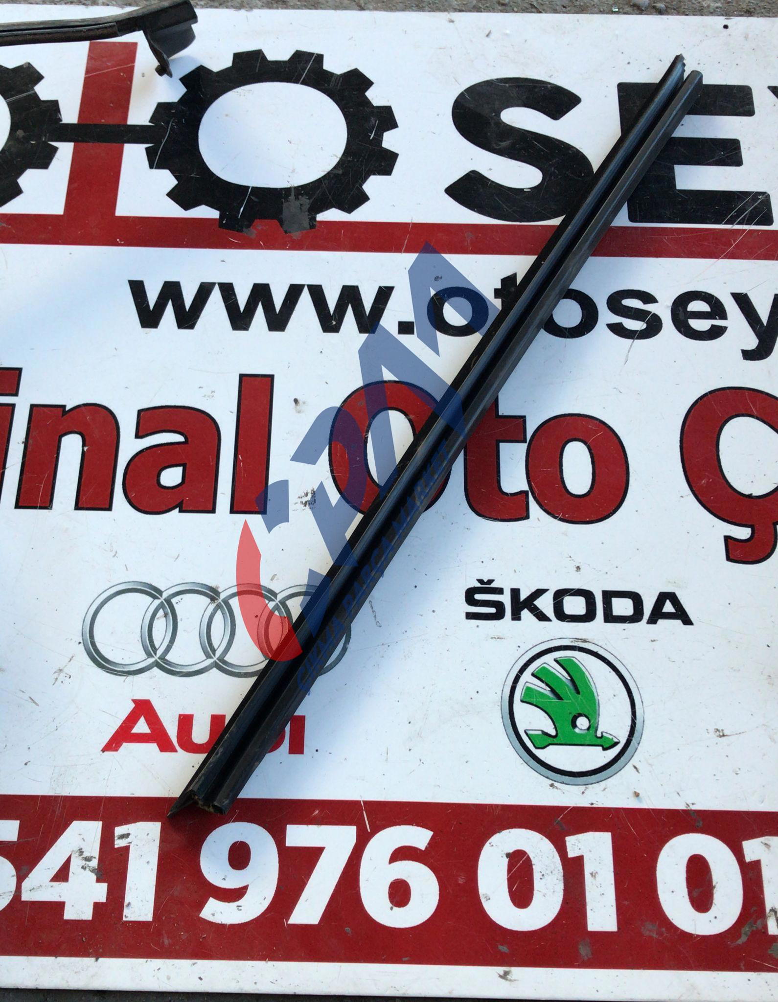 1P0837471B Seat leon 2011 sol arka kapı iç cam sıyırıcı fitil