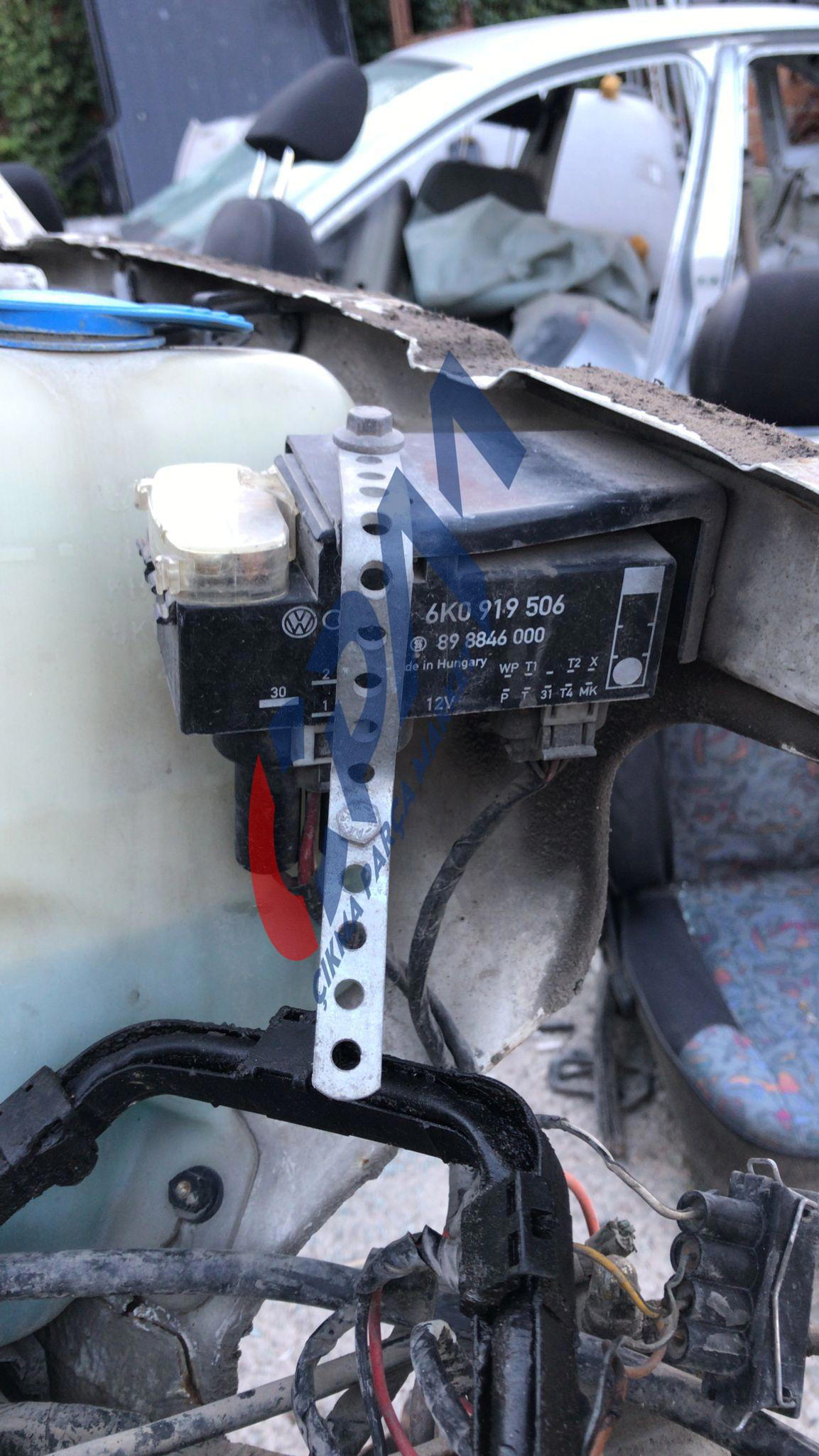 6K0919506 Seat ibiza 1999 1.6 benzinli fan kontrol ünitesi rölesi