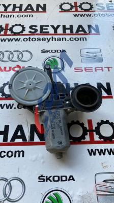 85710 0D100 toyota yaris 2012 sağ ön kapı cam motoru