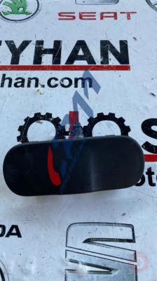 8P0955987E audi a3 2008 ön cam silecek fıskiye memesi sol