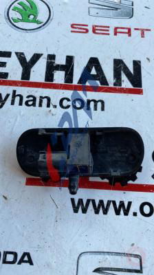 8P0955988F audi a3 2008 ön cam silecek fıskiye memesi sağ