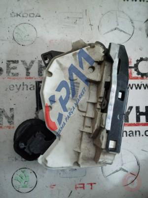 5K4839016H volkswagen golf 6 sağ arka kapı kilidi