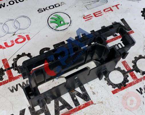 5Q0937503F skoda octavia 2016 park sensörü beyni tutucu yuvası