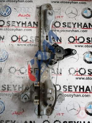 827004EA0A Nissan Qashqai j11 2016 sağ arka kapı cam motoru krikosu