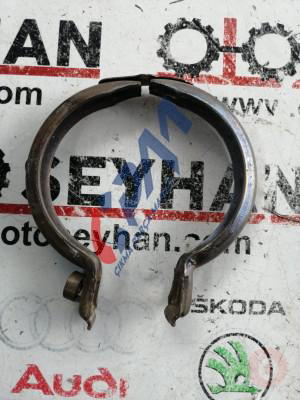 5Q0253725H seat leon 2020 1.5 tsi turbo egzoz ara kelepçesi