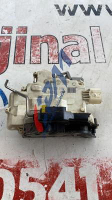 4F0839016 audi A3 sportback 2010 sağ arka kapı kilidi