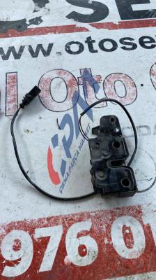 8P0823509H audi a3 sportback 2010 motor kaput kilidi
