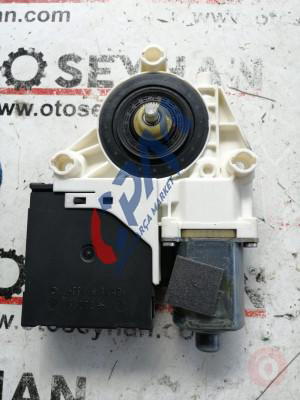 8P0959802Q audi a3 2010 sağ ön kapı cam motoru