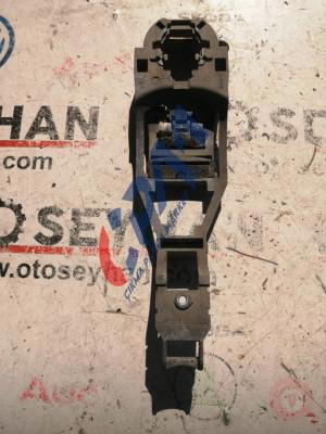 3B0837885 volkswagen bora sol arka kapı açma kolu braketi