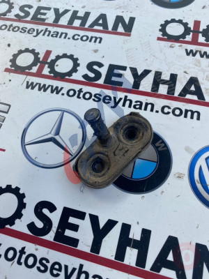 1K5827507A volkswagen jetta 2004 11 bagaj kilit karşılığı