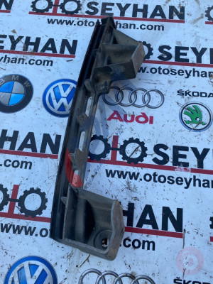 1T0807890B volkswagen caddy sol ön tampon far alt braketi