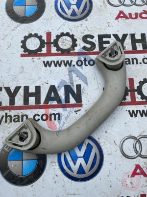 2K0857607A volkswagen caddy sol ön tavan tutamağı