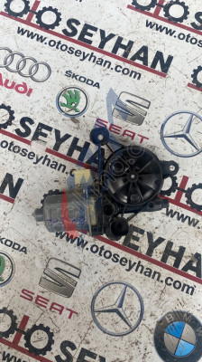 5Q0959802C vw tiguan ön sol cam motoru