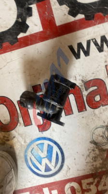 04L121111H vw passat b8 motor soğutma suyu termostatı
