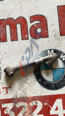 04L129723A vw passat b8 emme manifoldu braketi