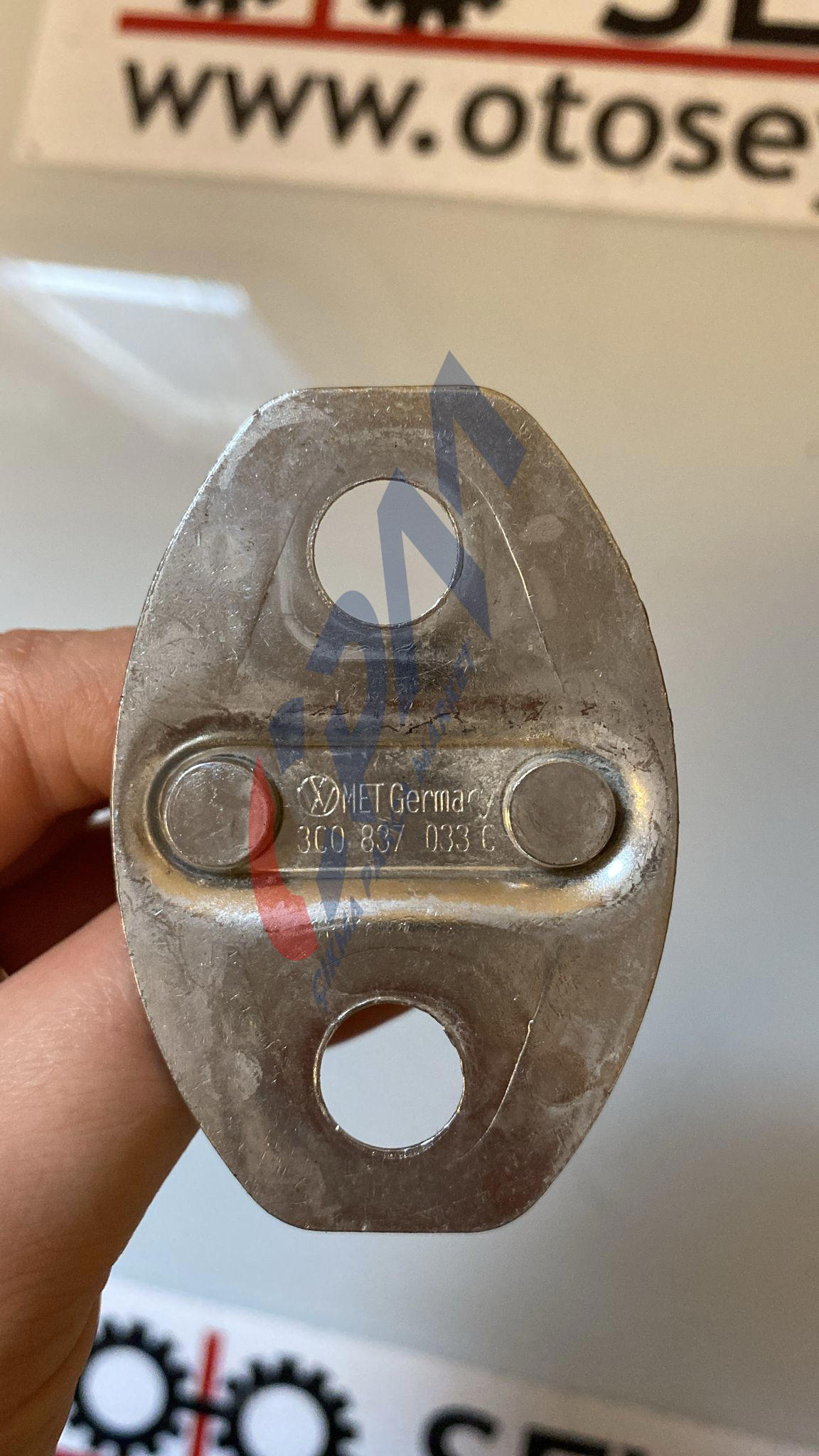 3C0837033C Volkswagen Golf 8 sağ sol arka kapı kilit karşılığı