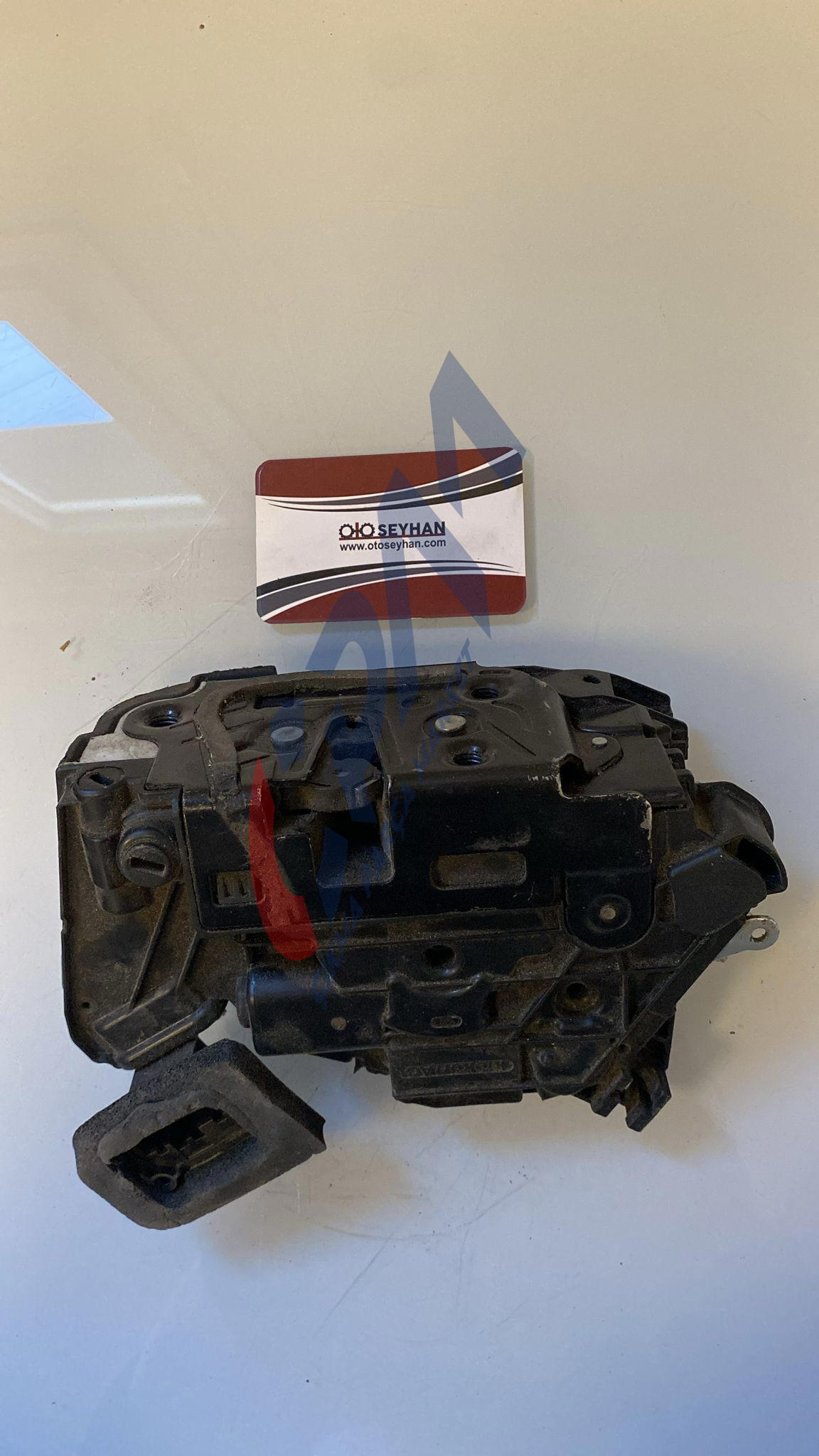 5E0839016 passat B8 toledo octavia rapid sağ arka kapı kilidi