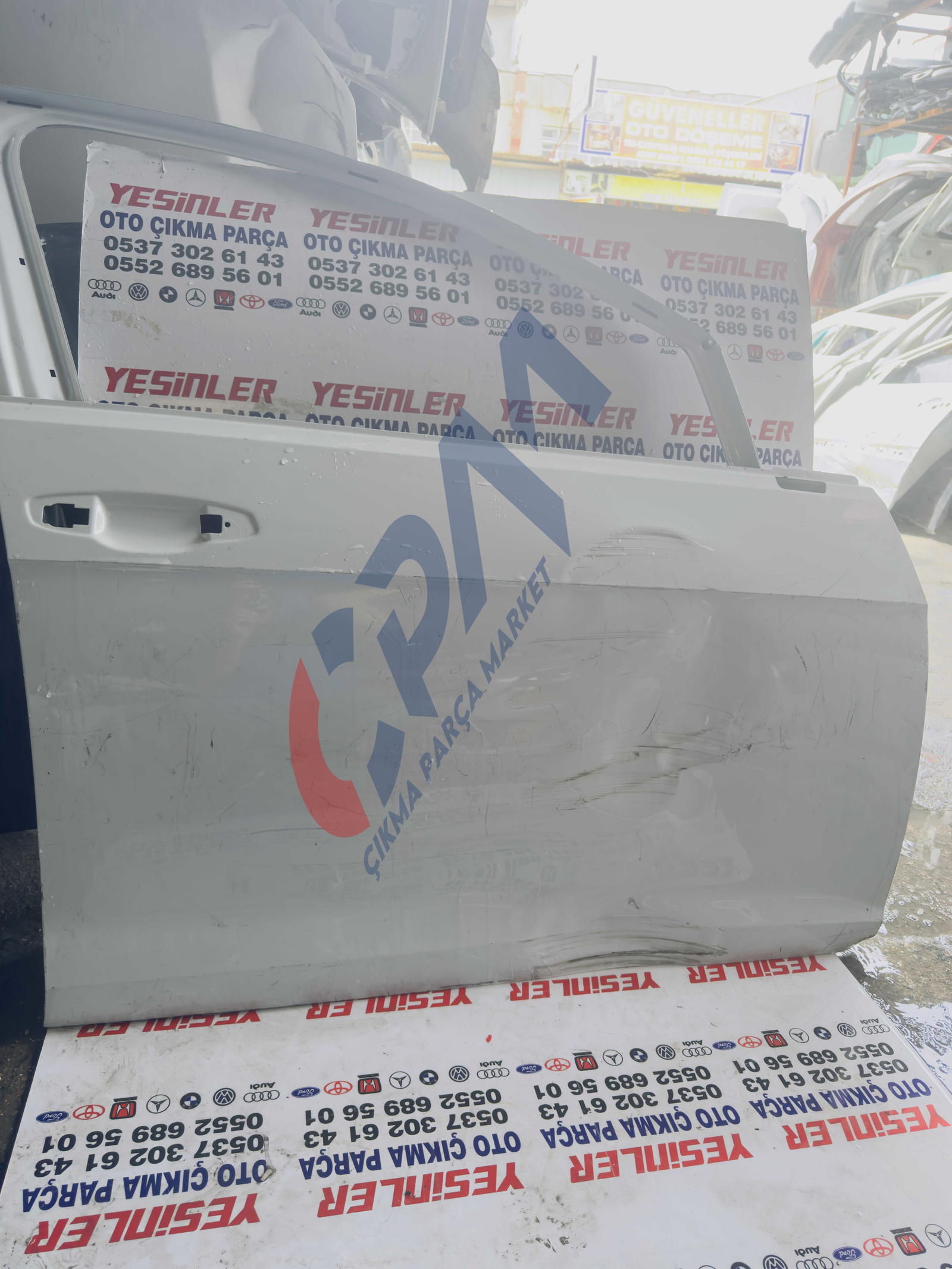 Volkswagen Golf Sağ Ön Kapı