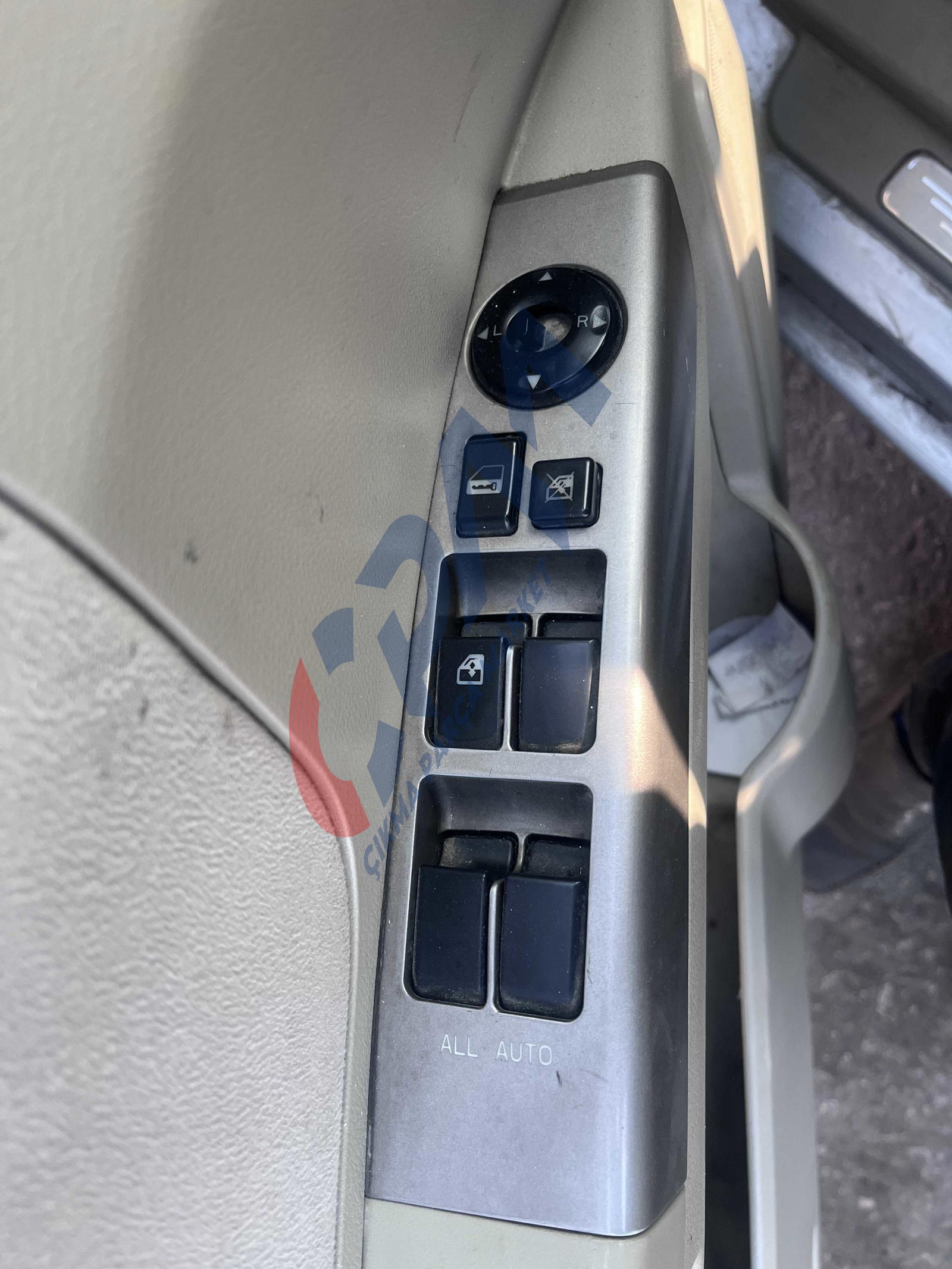 GEELY EMGRAND DÖRTLÜ CAM DÜĞMESİ KOMPLE