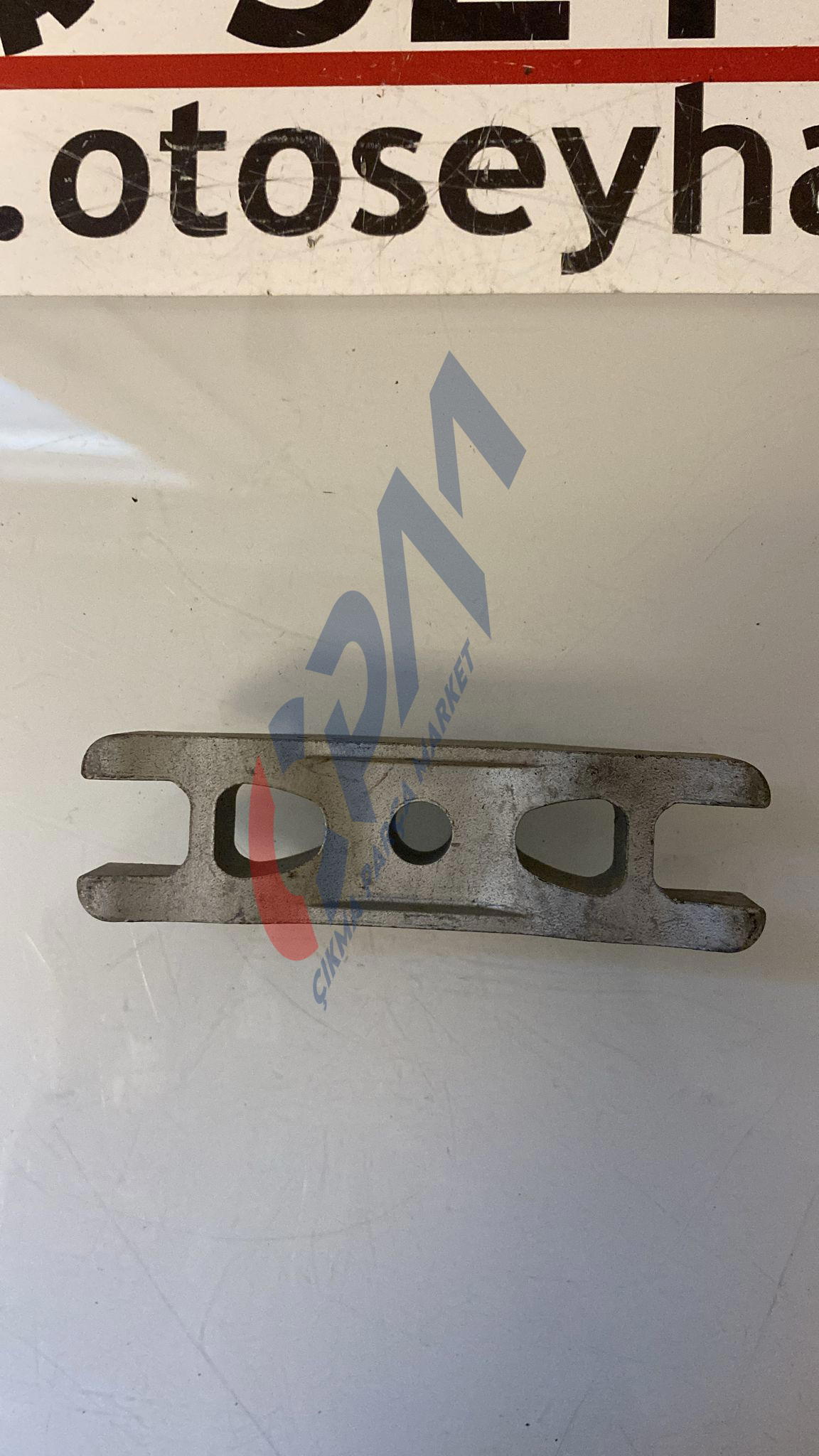 03L216 Volkswagen Golf 7 1.6 tdi DGT enjektör tutucu