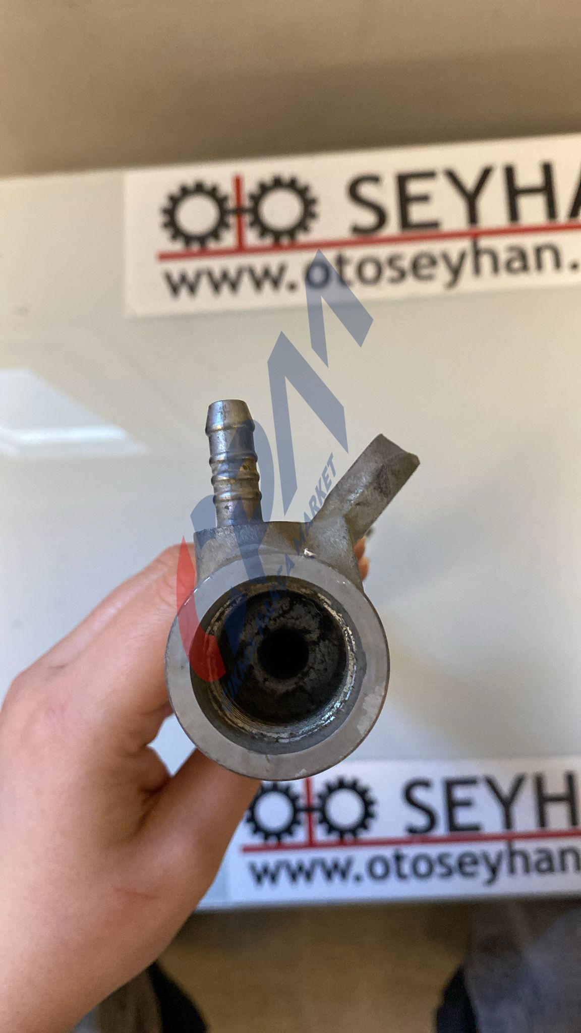 03L130089B Skoda Octavia 2012 1.6 CAY motor enjektör rail borusu