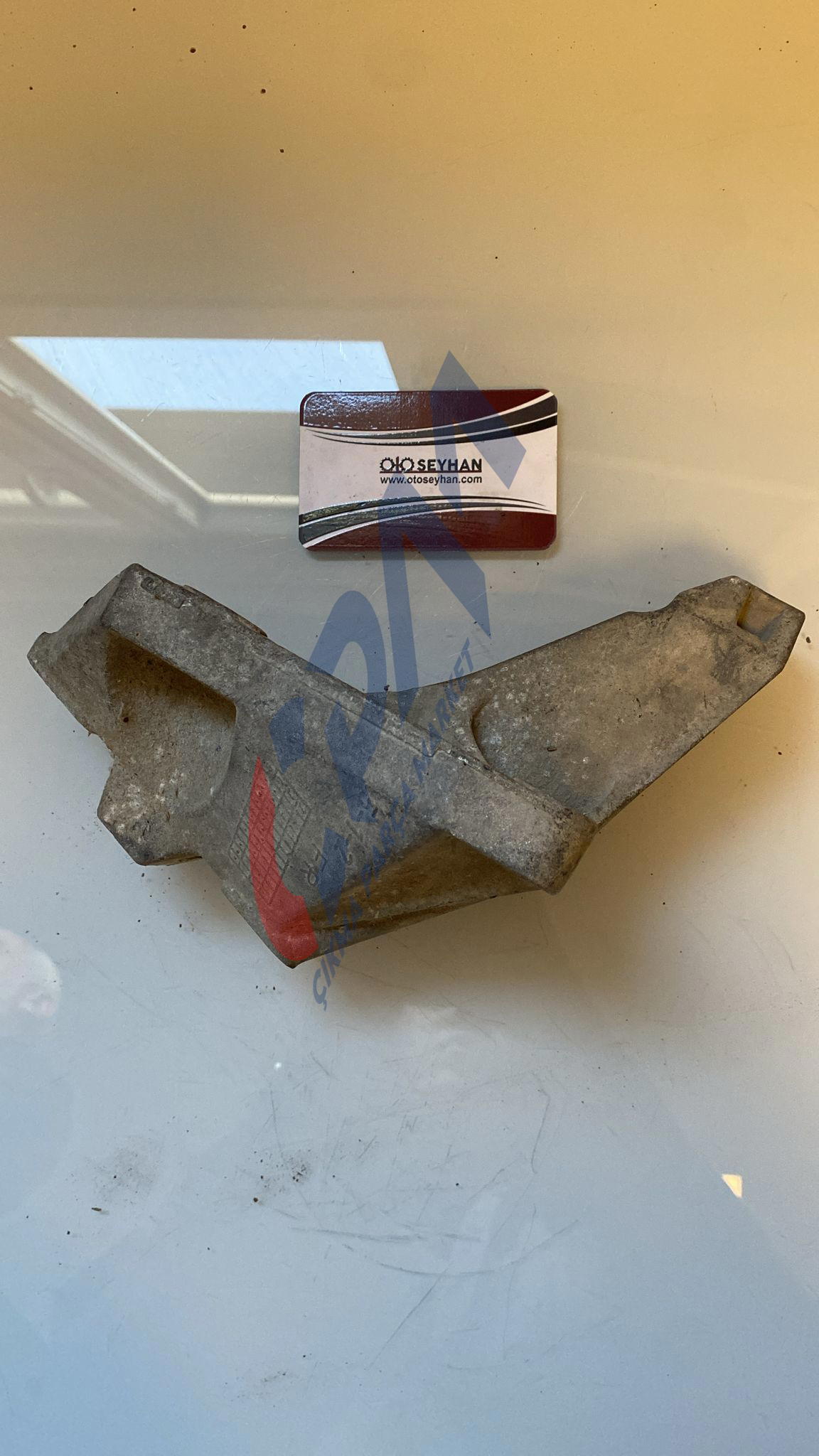 golf 4 bora akl motor şanzıman kulağı braketi