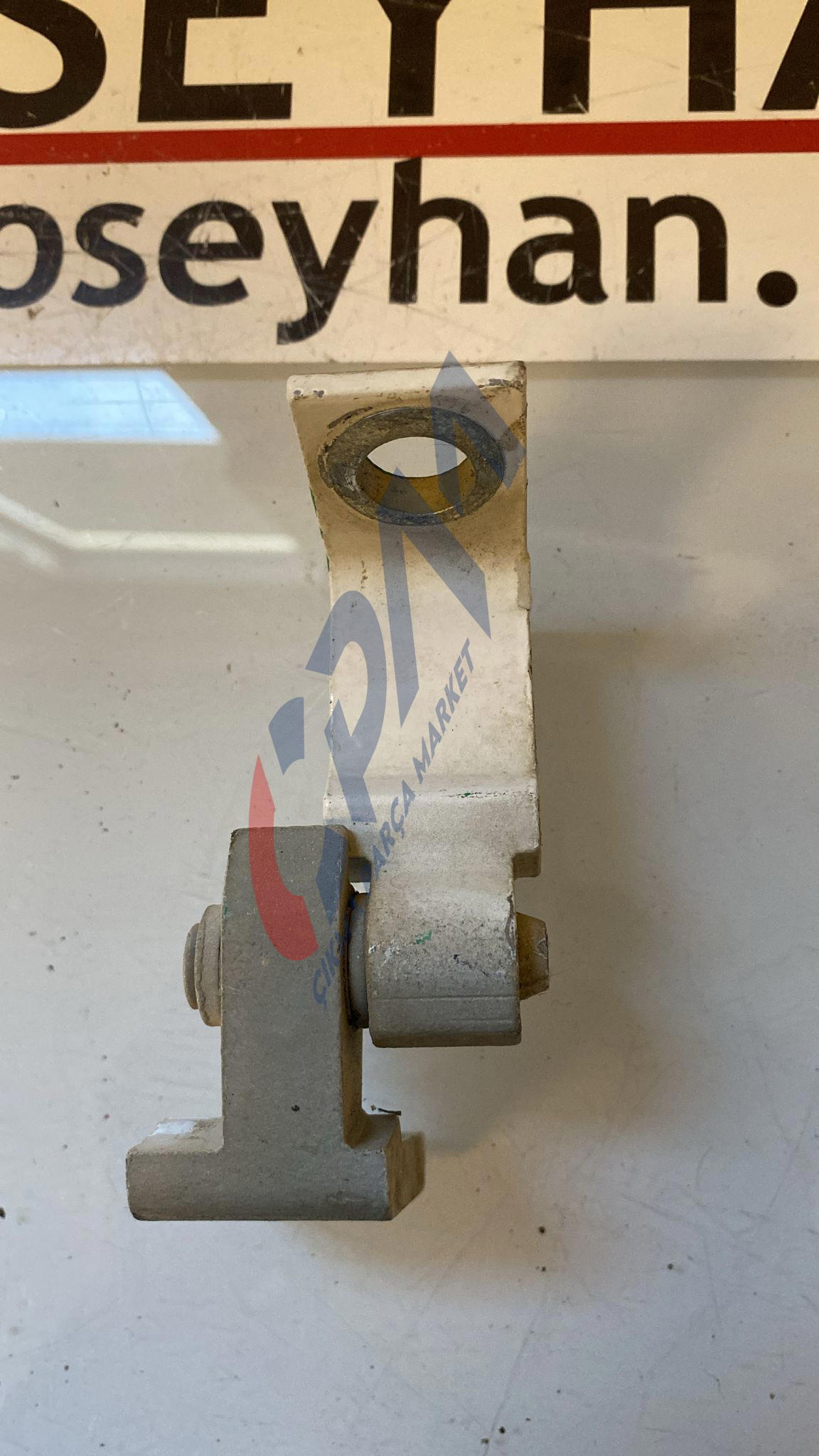8K0831402H Volkswagen Jetta 2012 sağ arka kapı alt üst kapı menteşesi