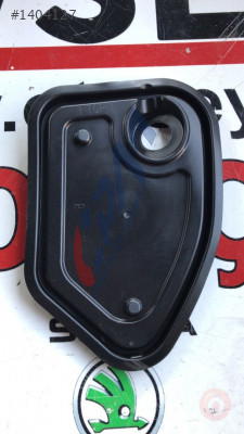 8V4837916B audi a3 2019 sağ ön kapı iç panel ayırıcı