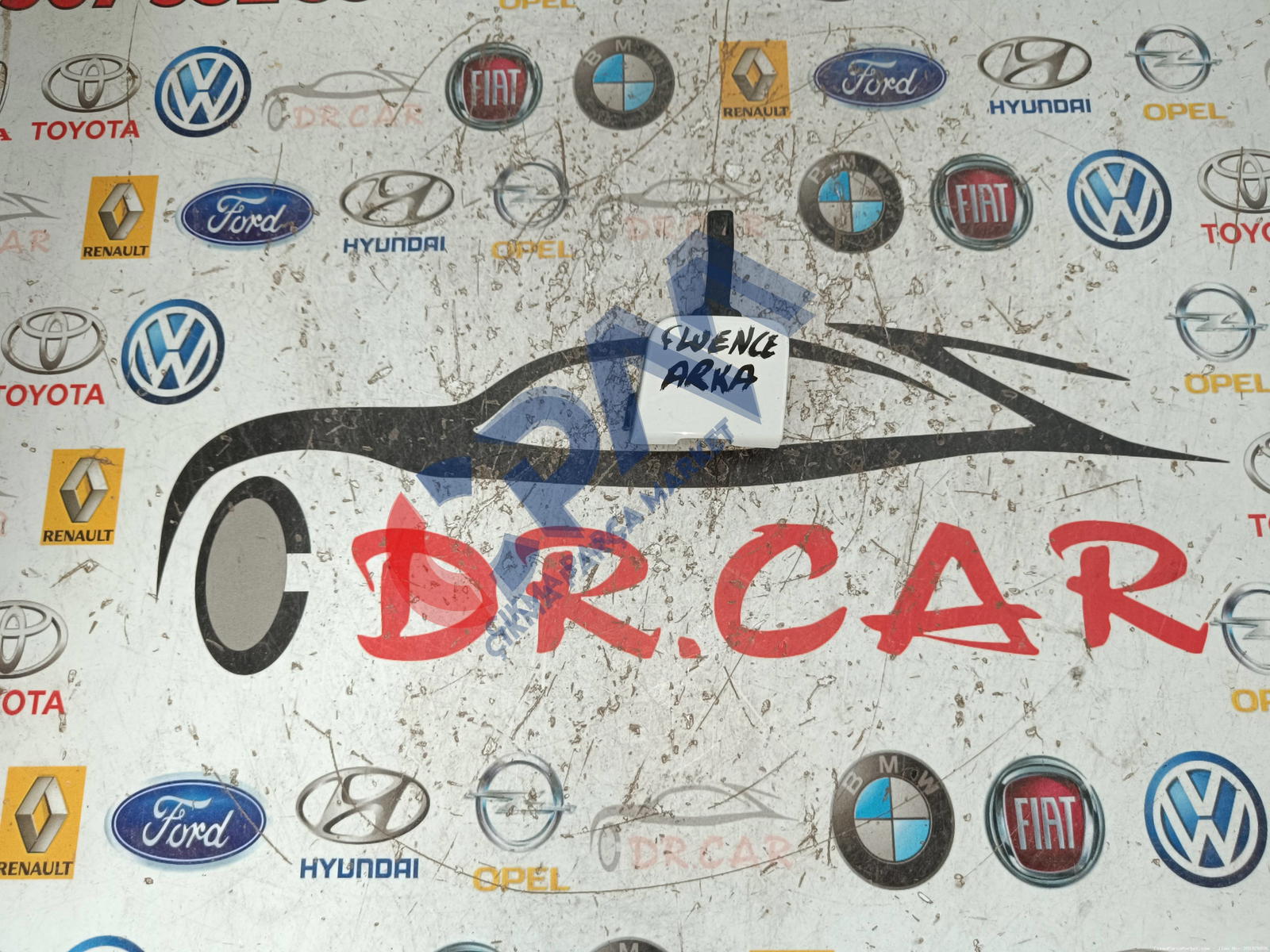 Renault Fluence Arka Çeki Kapağı 76717000011