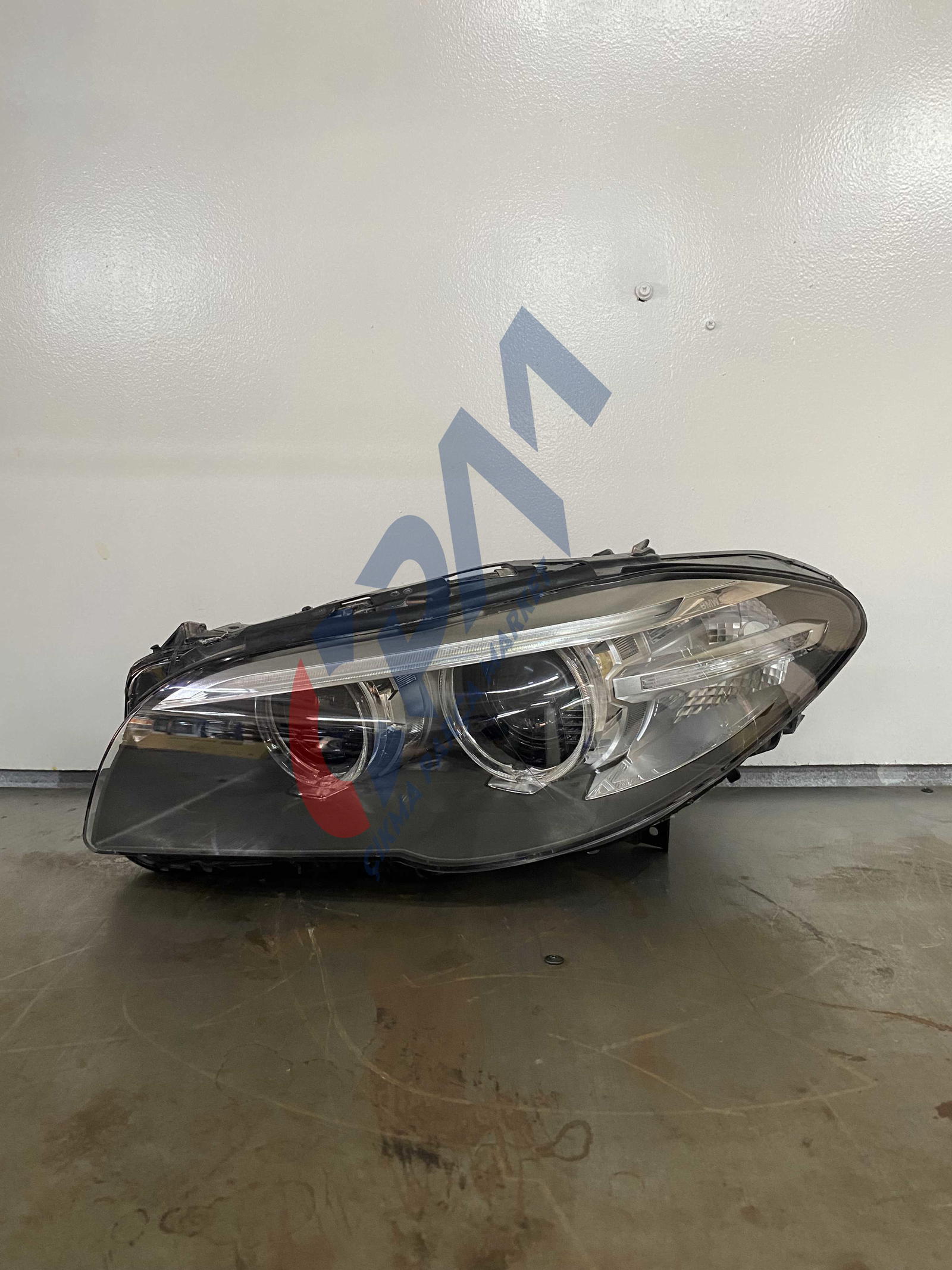 BMW 5 Serisi F10 Sol Ön Far