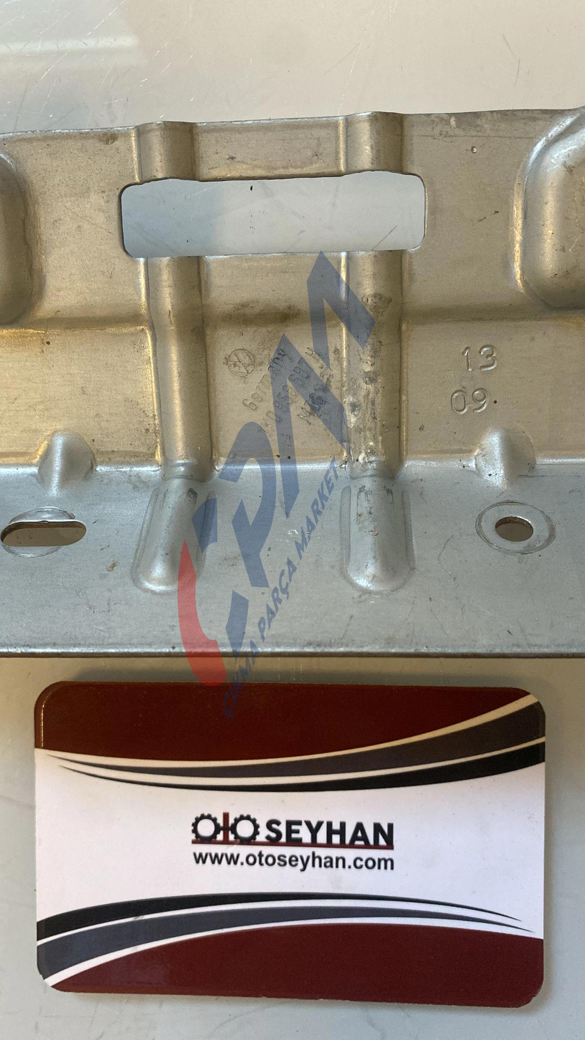 1K0858687H volkswagen golf 6 tavan tutamagı baglantı demiri