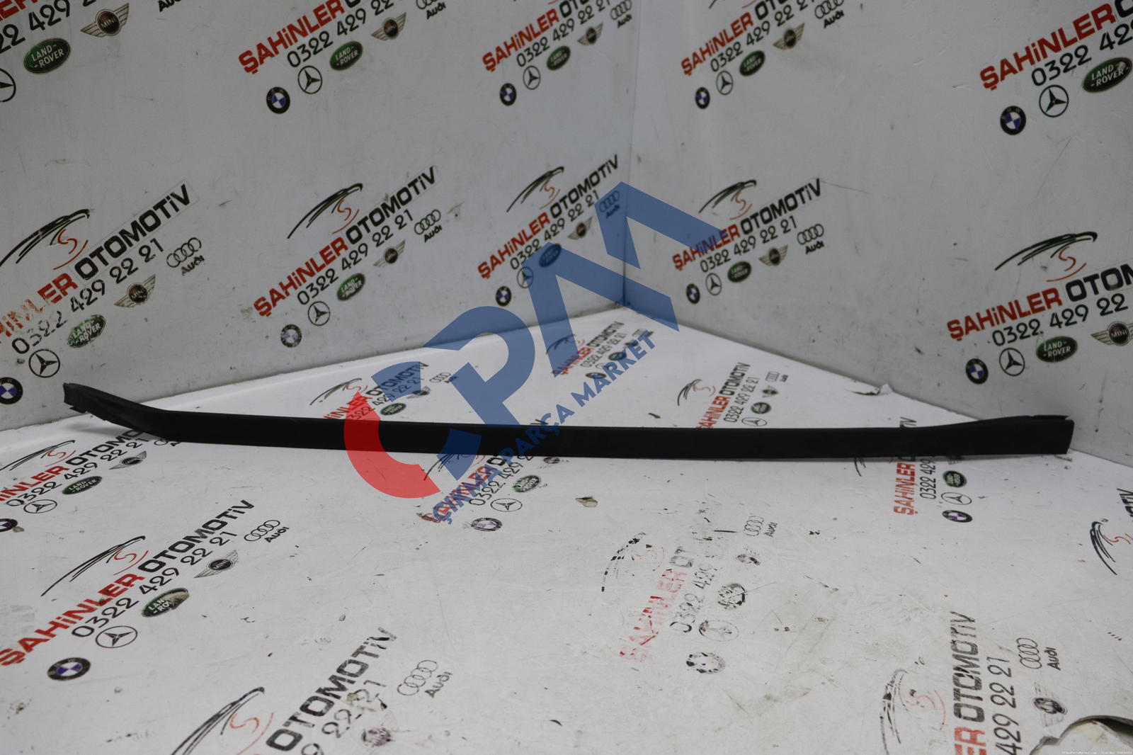 BMW ix Cam Çıtası 7954433