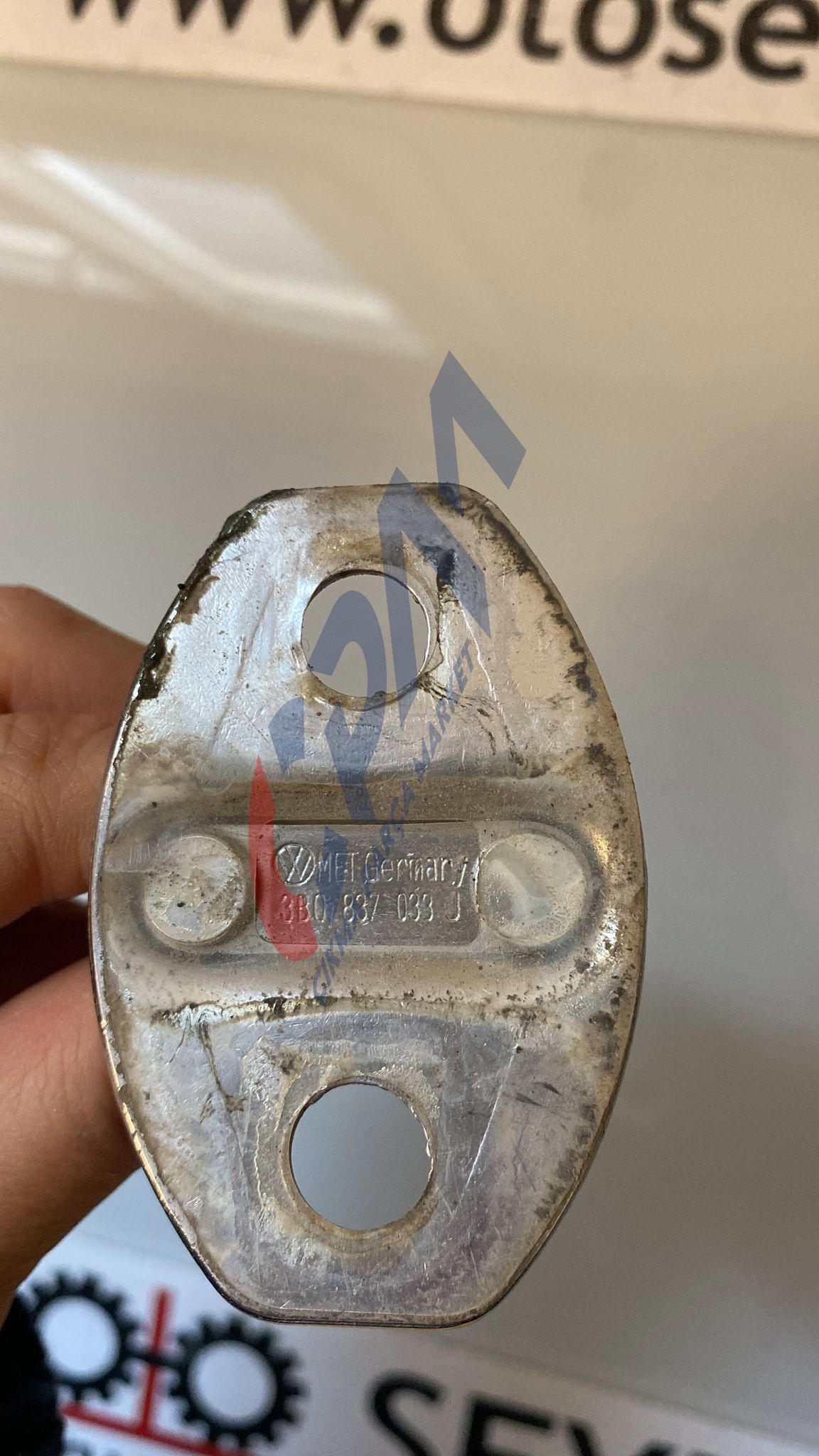 3B0837033J volkswagen caddy 2005 sol ön kapı kilit karşılığı