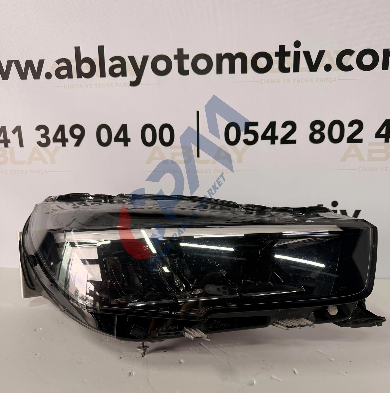 OPEL CORSA F KASA MAKYAJLI SAĞ ÖN FAR
