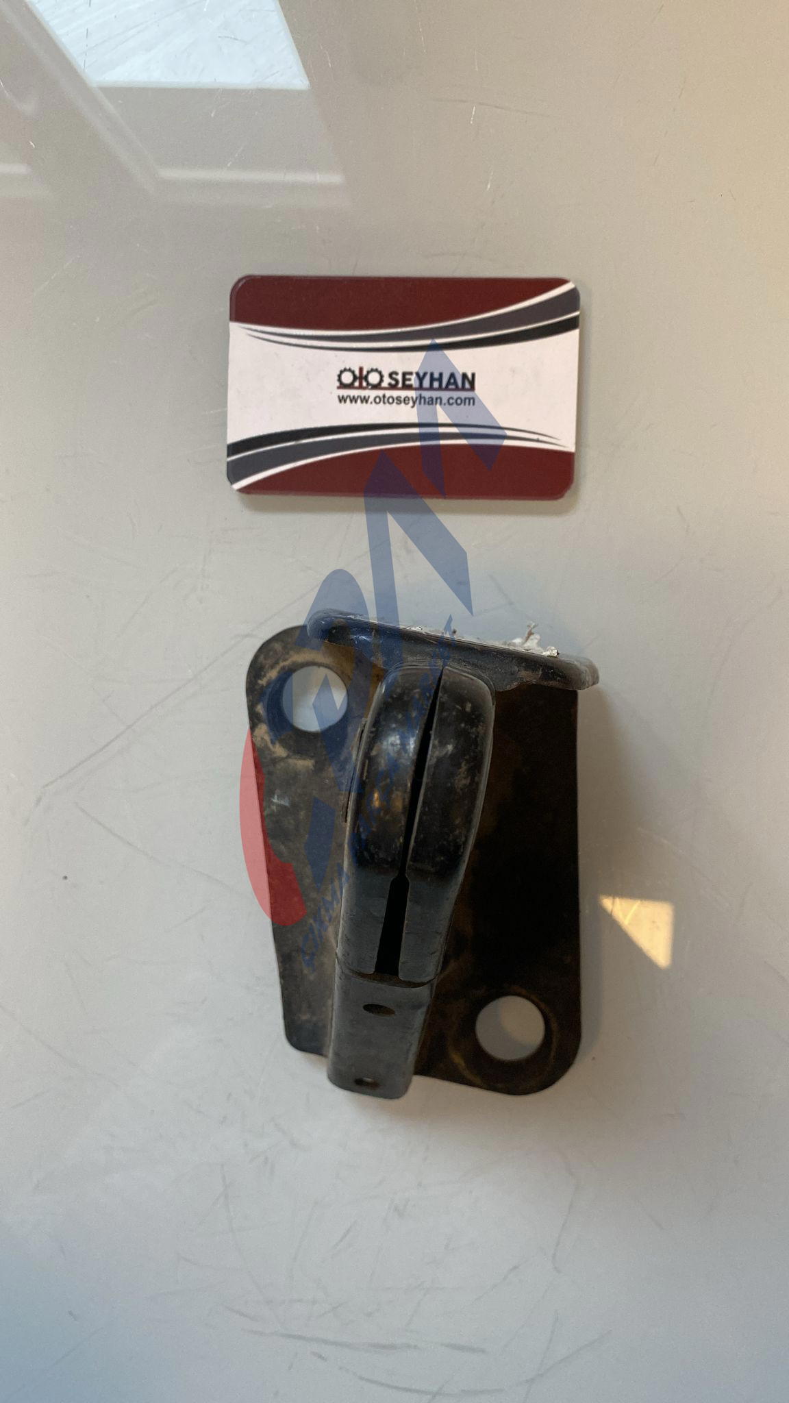 2K0883286A volkswagen caddy 2004 15 arka koltuk bağlantı yuvası sağ