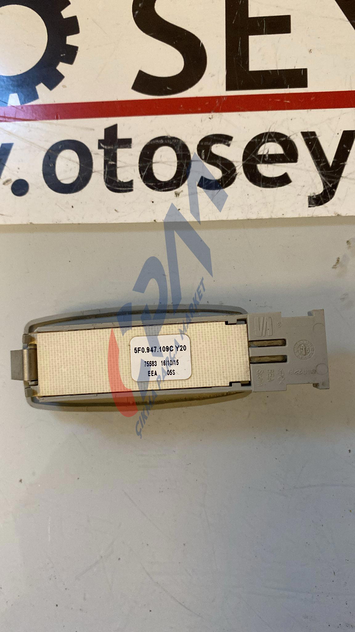 5F0947109C Skoda Superb 2020 tavan okuma lambası