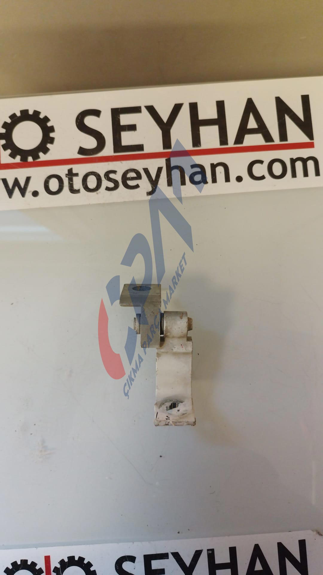 8X0831403E Volkswagen Passat B8 arka sol kapı üst menteşesi