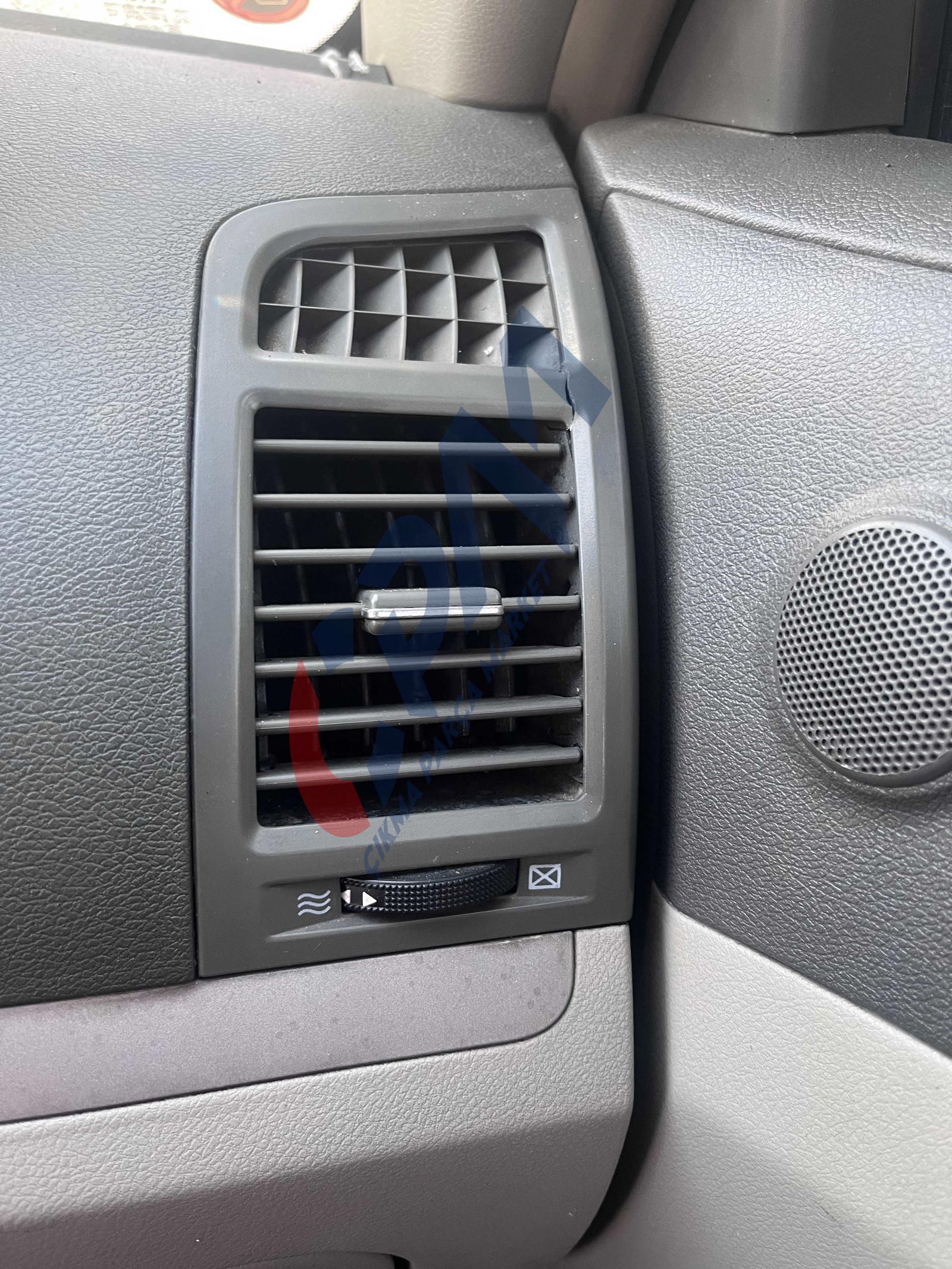 GEELY EMGRAND SAG KALORİFER IZGARASI