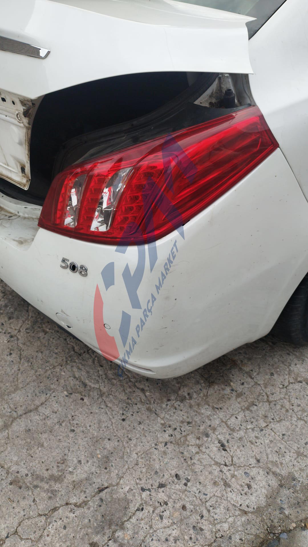 Peugeot 508 2011 sağ arka stop